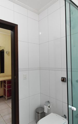 Casa de condomínio à venda com 346m², 4 quartos e 4 vagasBanheiro Demi-Suíte