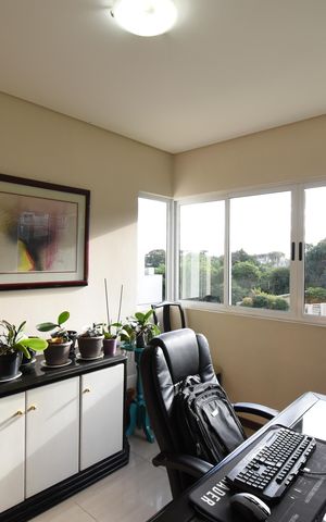 Casa de condomínio à venda com 346m², 4 quartos e 4 vagasEscritório