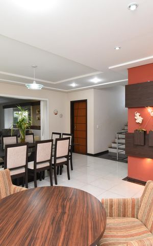 Casa de condomínio à venda com 346m², 4 quartos e 4 vagasSala de Jantar