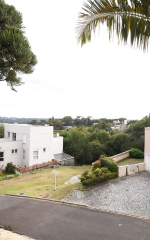 Casa de condomínio à venda com 346m², 4 quartos e 4 vagasSacada da Demi-Suíte 1