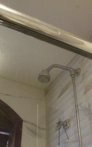 Casa de condomínio para alugar com 400m², 3 quartos e 2 vagasBanheiro da Suíte