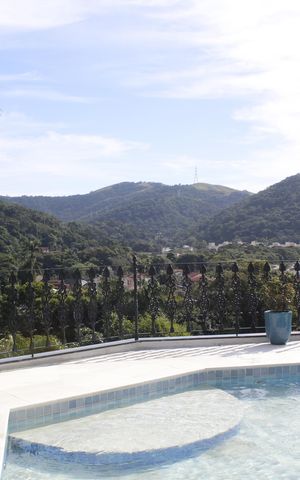 Casa de condomínio para alugar com 400m², 3 quartos e 2 vagasPiscina