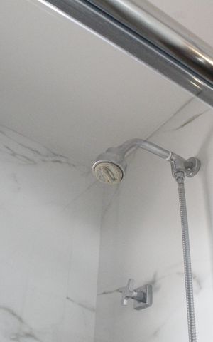 Casa de condomínio para alugar com 400m², 3 quartos e 2 vagasBanheiro Social