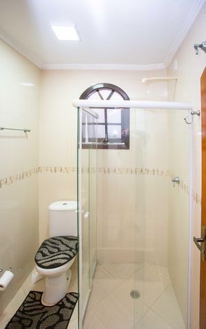 Casa à venda com 130m², 4 quartos e 2 vagasBanheiro Social