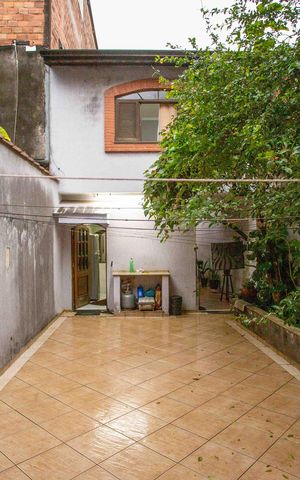Casa à venda com 130m², 4 quartos e 2 vagasQuintal