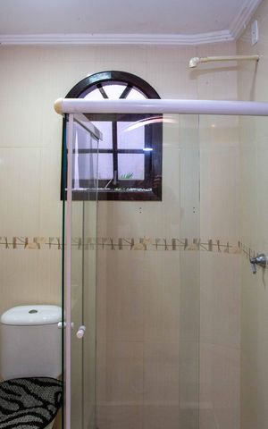 Casa à venda com 130m², 4 quartos e 2 vagasBanheiro Social