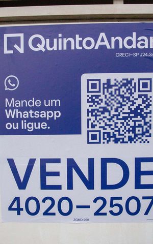 Casa à venda com 130m², 4 quartos e 2 vagasPlaquinha