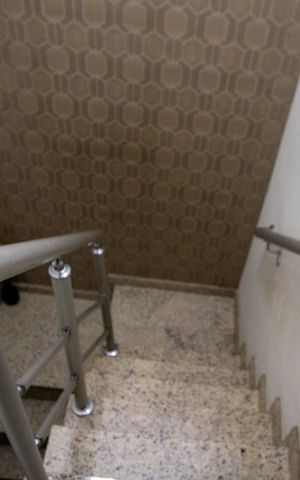 Casa à venda com 130m², 4 quartos e 2 vagasEscada