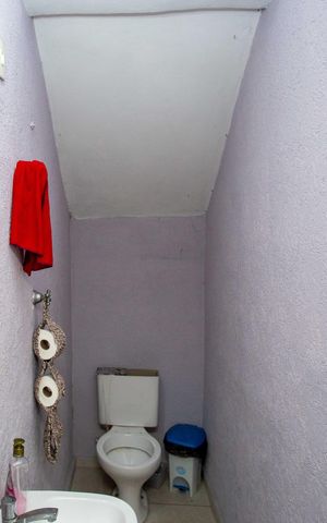 Casa à venda com 130m², 4 quartos e 2 vagasLavabo