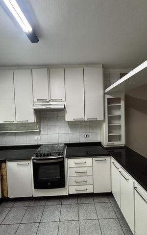 Casa para alugar com 158m², 2 quartos e 2 vagas Casa para alugar com 158m², 2 quartos e 2 vagasCozinha
