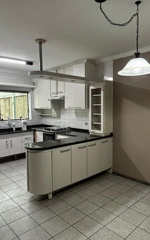 Casa para alugar com 158m², 2 quartos e 2 vagas Casa para alugar com 158m², 2 quartos e 2 vagasCozinha