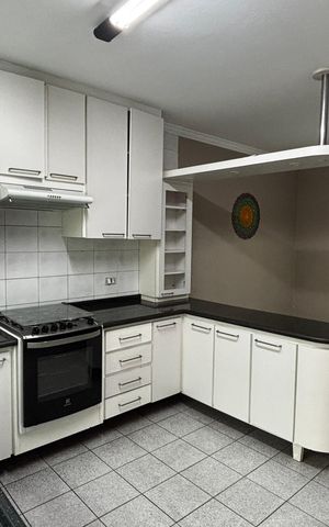Casa para alugar com 158m², 2 quartos e 2 vagas Casa para alugar com 158m², 2 quartos e 2 vagasCozinha