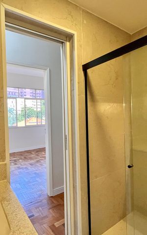 Apartamento à venda com 86m², 3 quartos e 1 vaga Apartamento à venda com 86m², 3 quartos e 1 vagaBanheiro social