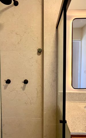 Apartamento à venda com 86m², 3 quartos e 1 vaga Apartamento à venda com 86m², 3 quartos e 1 vagaBanheiro de serviço