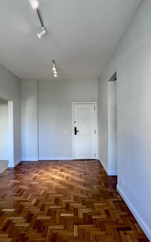Apartamento à venda com 86m², 3 quartos e 1 vaga Apartamento à venda com 86m², 3 quartos e 1 vagaSala