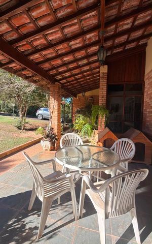 Casa à venda com 2500m², 4 quartos e 8 vagas Casa à venda com 2500m², 4 quartos e 8 vagasÁrea externa