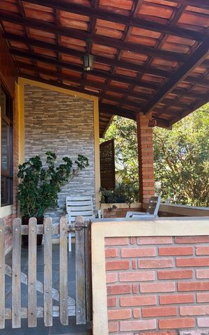 Casa à venda com 2500m², 4 quartos e 8 vagas Casa à venda com 2500m², 4 quartos e 8 vagasÁrea externa