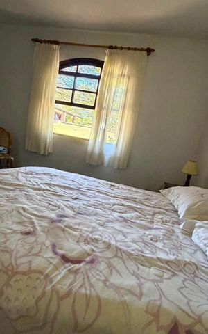 Casa à venda com 2500m², 4 quartos e 8 vagas Casa à venda com 2500m², 4 quartos e 8 vagasQuarto