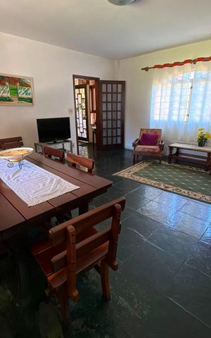 Casa à venda com 2500m², 4 quartos e 8 vagas Casa à venda com 2500m², 4 quartos e 8 vagasSala