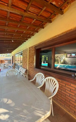 Casa à venda com 2500m², 4 quartos e 8 vagas Casa à venda com 2500m², 4 quartos e 8 vagasÁrea externa
