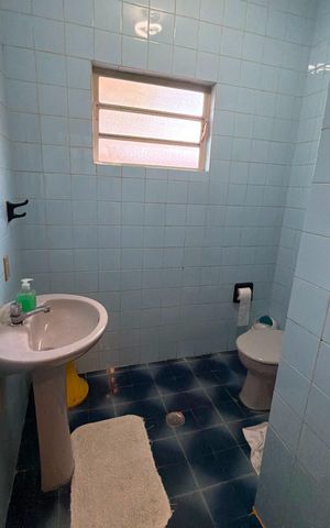Casa à venda com 2500m², 4 quartos e 8 vagas Casa à venda com 2500m², 4 quartos e 8 vagasBanheiro