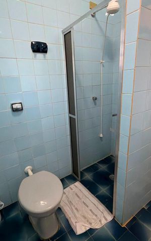 Casa à venda com 2500m², 4 quartos e 8 vagas Casa à venda com 2500m², 4 quartos e 8 vagasBanheiro