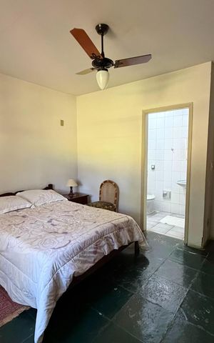 Casa à venda com 2500m², 4 quartos e 8 vagas Casa à venda com 2500m², 4 quartos e 8 vagasQuarto