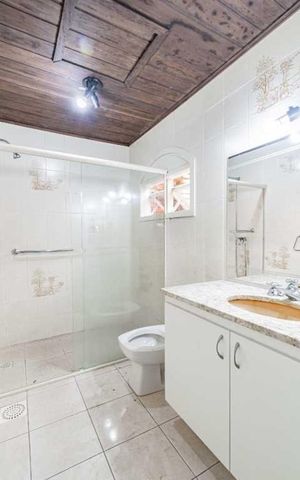 Casa para alugar com 277m², 4 quartos e 3 vagas Casa para alugar com 277m², 4 quartos e 3 vagasBanheiro 2
