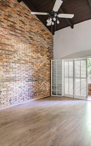 Casa para alugar com 277m², 4 quartos e 3 vagas Casa para alugar com 277m², 4 quartos e 3 vagasQuarto 1