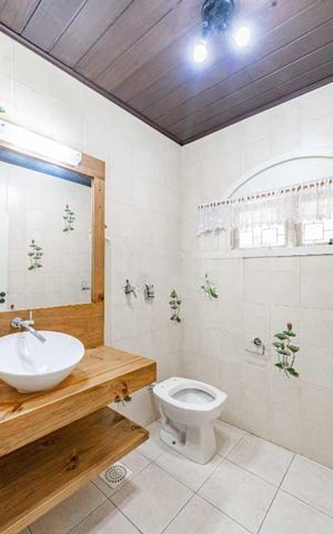 Casa para alugar com 277m², 4 quartos e 3 vagas Casa para alugar com 277m², 4 quartos e 3 vagasBanheiro 1