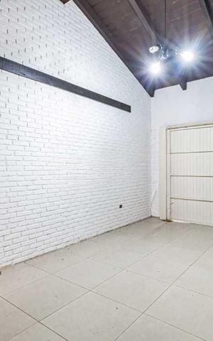 Casa para alugar com 277m², 4 quartos e 3 vagas Casa para alugar com 277m², 4 quartos e 3 vagasÁrea externa