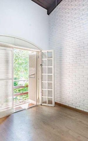 Casa para alugar com 277m², 4 quartos e 3 vagas Casa para alugar com 277m², 4 quartos e 3 vagasQuarto 4