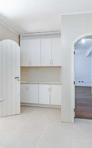 Casa para alugar com 277m², 4 quartos e 3 vagas Casa para alugar com 277m², 4 quartos e 3 vagasCozinha