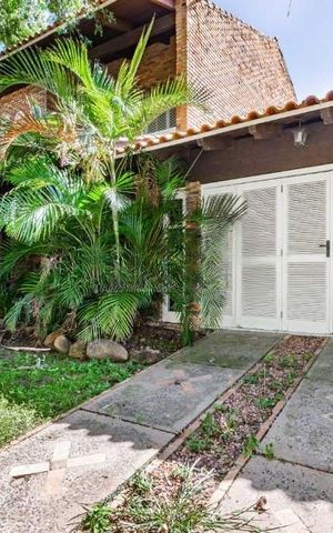 Casa para alugar com 277m², 4 quartos e 3 vagas Casa para alugar com 277m², 4 quartos e 3 vagasÁrea externa