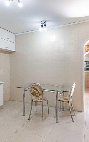 Casa para alugar com 277m², 4 quartos e 3 vagas Casa para alugar com 277m², 4 quartos e 3 vagasCozinha