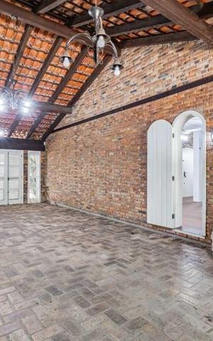 Casa para alugar com 277m², 4 quartos e 3 vagas Casa para alugar com 277m², 4 quartos e 3 vagasÁrea externa