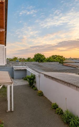 Casa para alugar com 120m², 3 quartos e 4 vagas Casa para alugar com 120m², 3 quartos e 4 vagasVaranda da sala