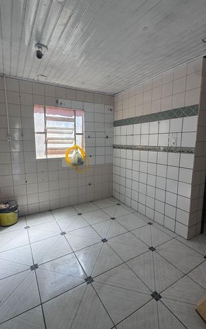 Casa à venda com 200m², 2 quartos e 2 vagas Casa à venda com 200m², 2 quartos e 2 vagasCozinha