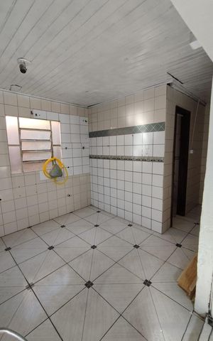 Casa à venda com 200m², 2 quartos e 2 vagas Casa à venda com 200m², 2 quartos e 2 vagasCozinha