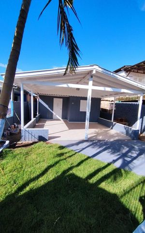 Casa à venda com 200m², 2 quartos e 2 vagas Casa à venda com 200m², 2 quartos e 2 vagasÁrea externa
