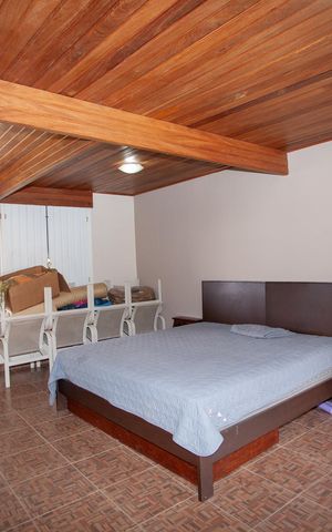 Casa à venda com 251m², 5 quartos e 2 vagas Casa à venda com 251m², 5 quartos e 2 vagasCasa 2 - Suíte