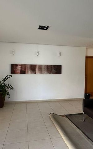 Apartamento à venda com 144m², 4 quartos e 3 vagas Apartamento à venda com 144m², 4 quartos e 3 vagasHall social