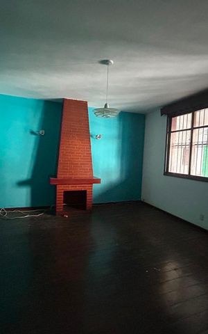 Casa para alugar com 200m², 3 quartos e 6 vagas Casa para alugar com 200m², 3 quartos e 6 vagasSala