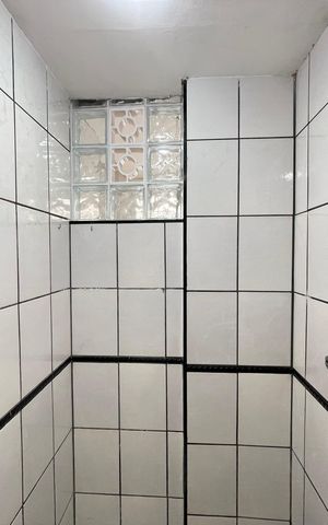 Apartamento à venda com 51m², 2 quartos e 1 vaga Apartamento à venda com 51m², 2 quartos e 1 vagaBanheiro