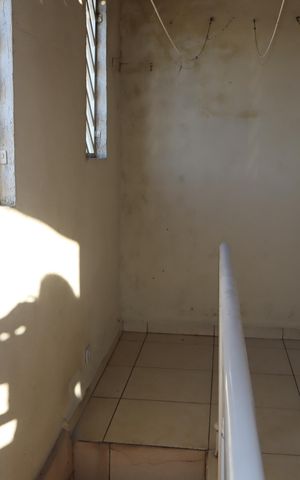 Casa à venda com 68m², 2 quartos e 2 vagasQuarto de Serviço