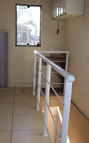 Casa à venda com 68m², 2 quartos e 2 vagasQuarto de Serviço