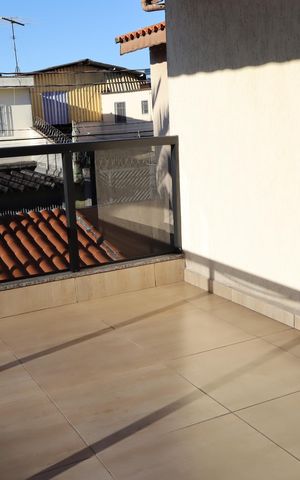 Casa à venda com 68m², 2 quartos e 2 vagasVaranda