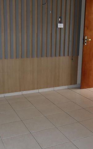Casa à venda com 68m², 2 quartos e 2 vagasSala