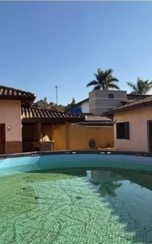 Casa de condomínio à venda com 293m², 3 quartos e 4 vagasPiscina