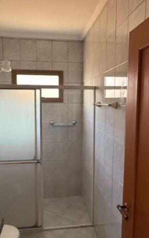Casa de condomínio à venda com 293m², 3 quartos e 4 vagasBanheiro social 